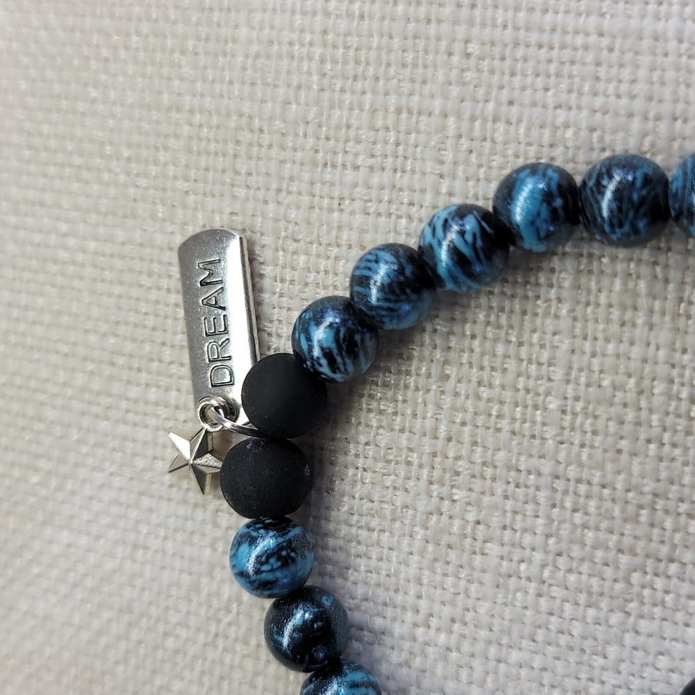 Moon, stars, dream glass 8mm beaded stretch bracelet - Picture 3 of 3